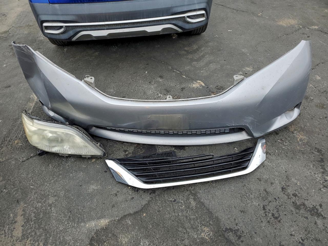 2013 TOYOTA SIENNA LE photo 13