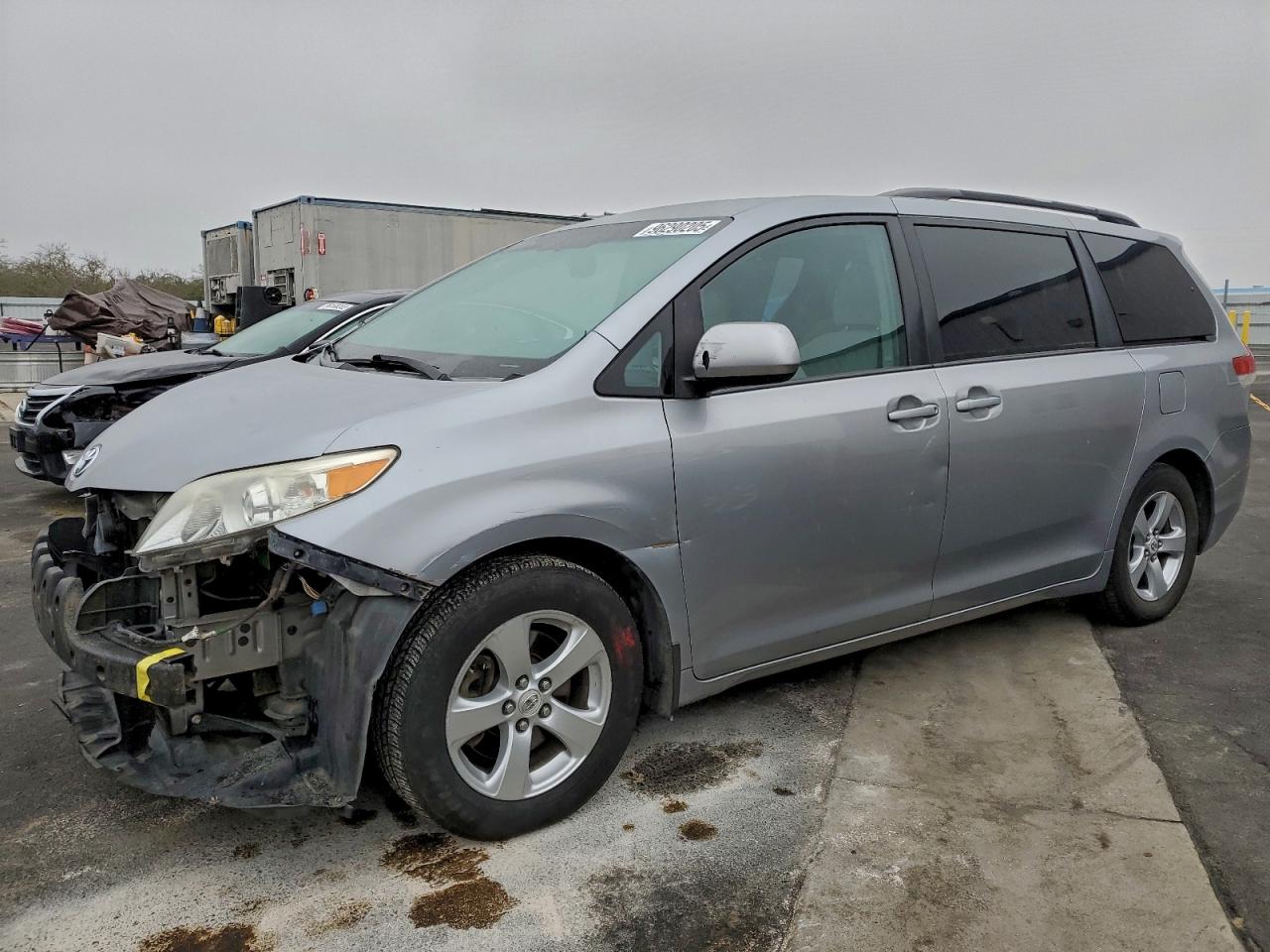 2013 TOYOTA SIENNA