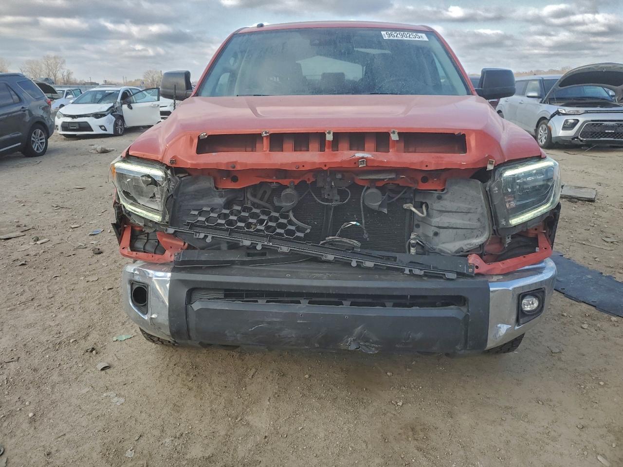 2018 TOYOTA TUNDRA CREWMAX SR5 photo 9