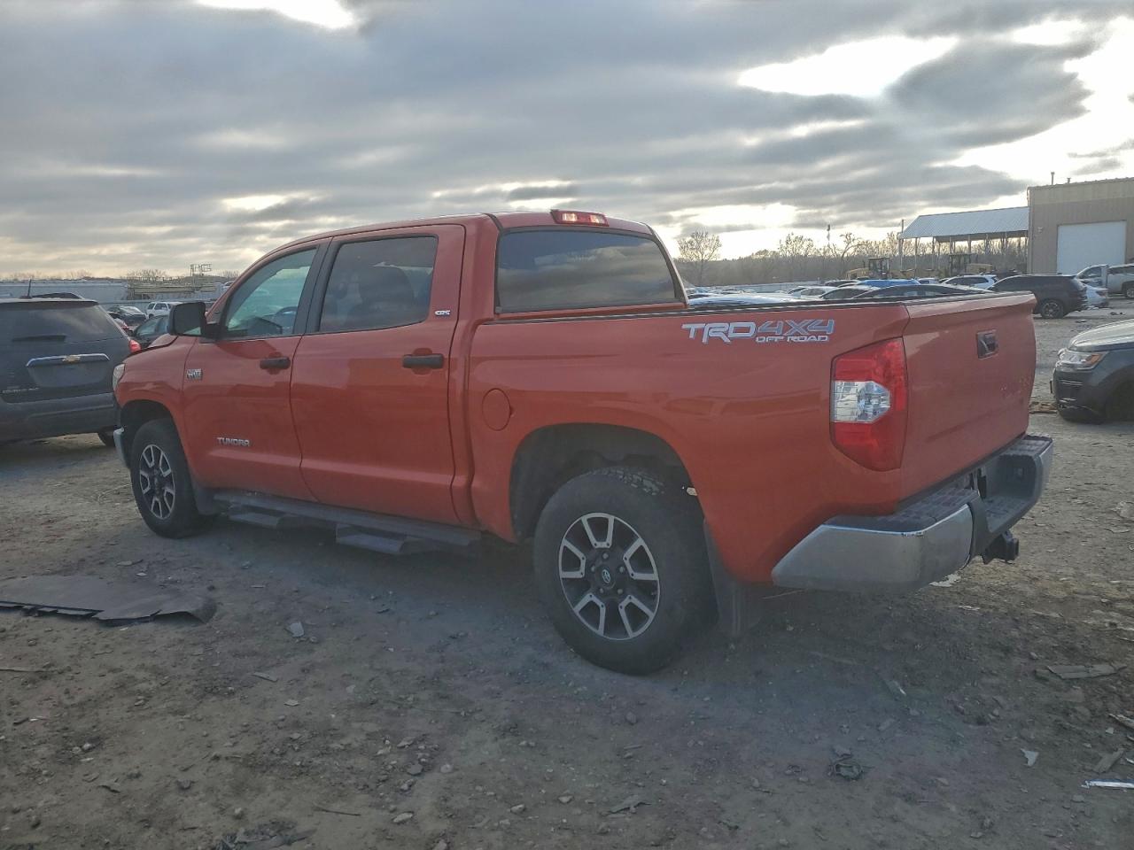 2018 TOYOTA TUNDRA CREWMAX SR5 photo 3