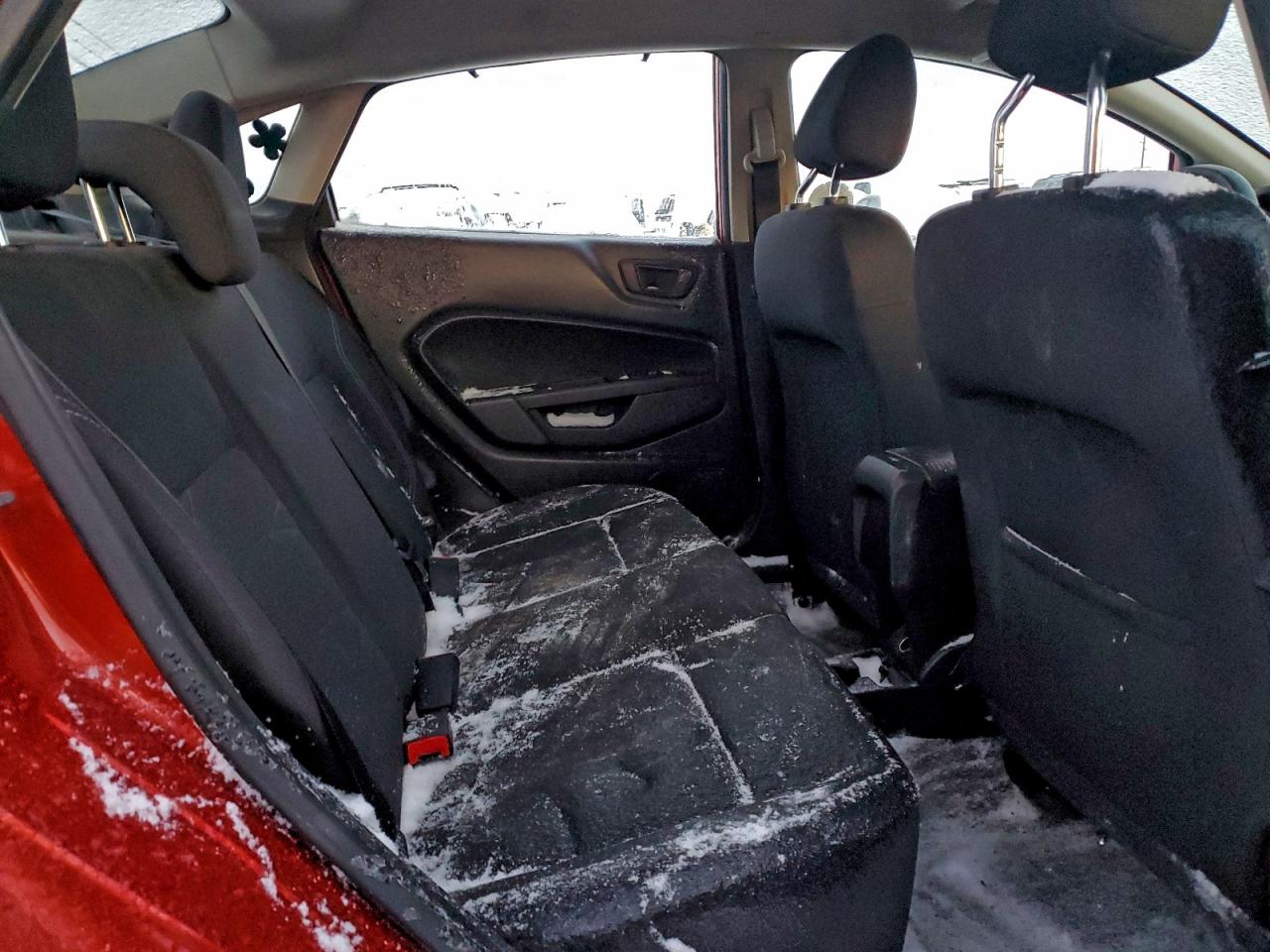 2018 FORD FIESTA SE photo 19