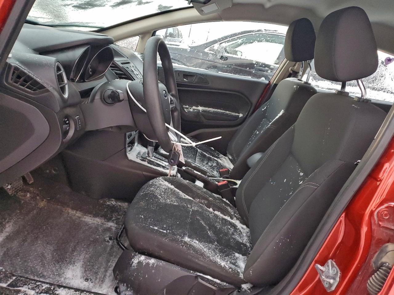 2018 FORD FIESTA SE photo 13