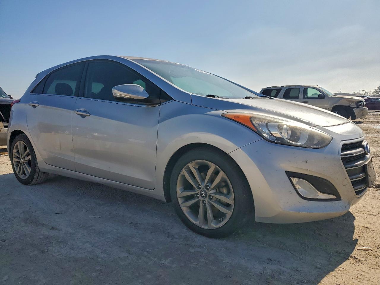 2016 HYUNDAI ELANTRA GT photo 4