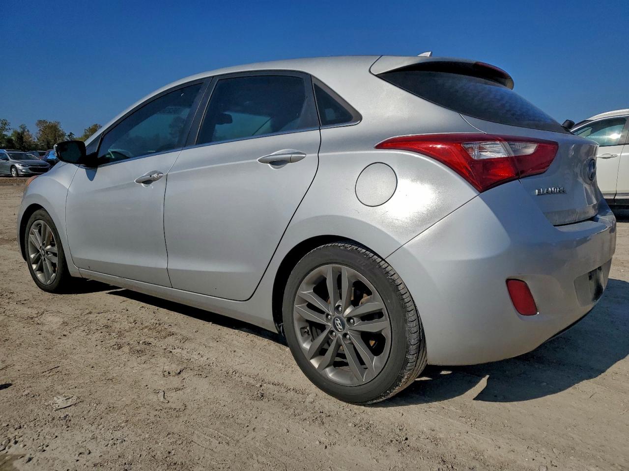 2016 HYUNDAI ELANTRA GT photo 2