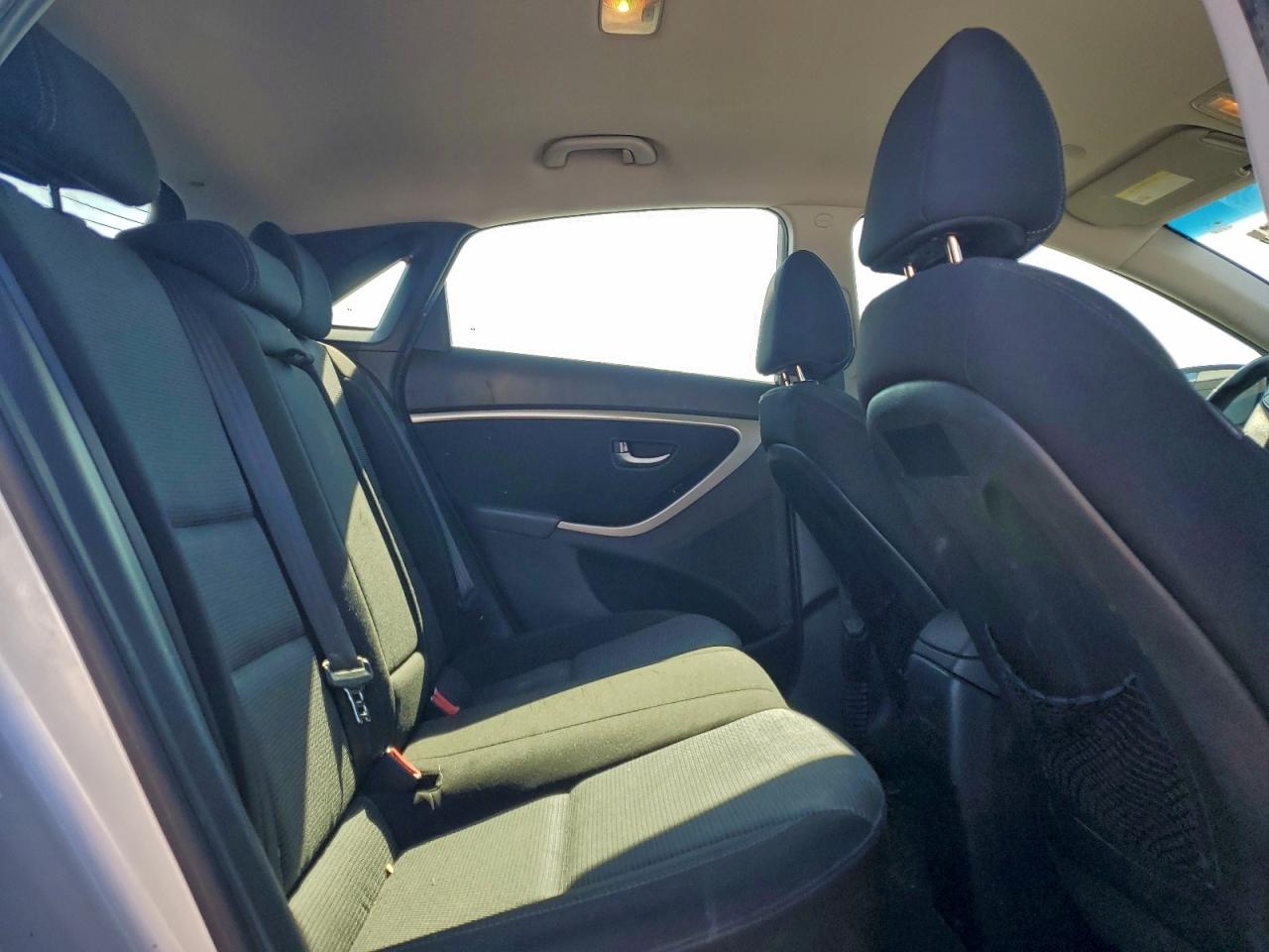 2016 HYUNDAI ELANTRA GT photo 10