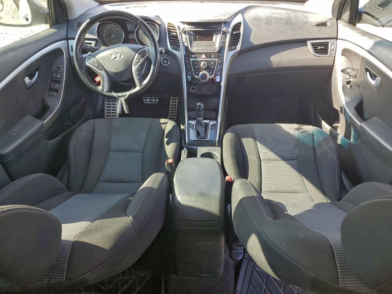 2016 HYUNDAI ELANTRA GT photo 8