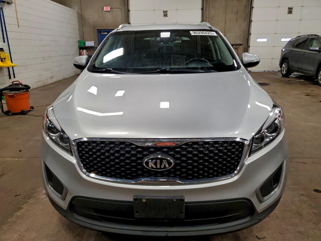 2016 KIA SORENTO LX photo 5