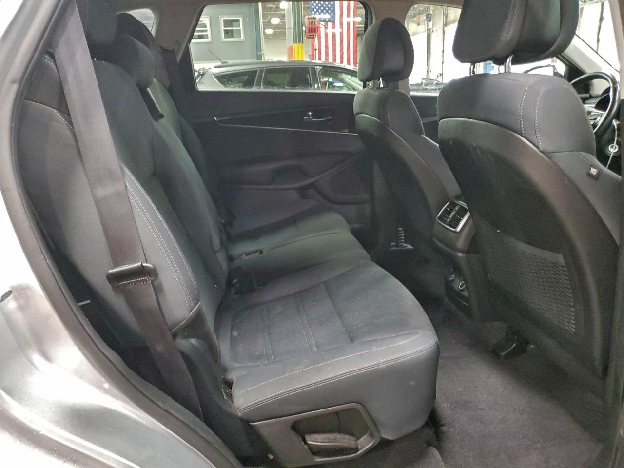 2016 KIA SORENTO LX photo 11