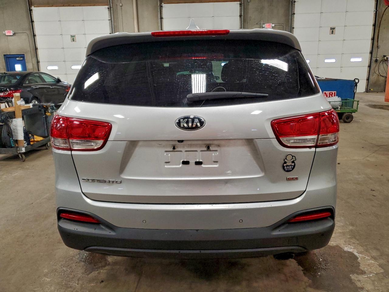2016 KIA SORENTO LX photo 6