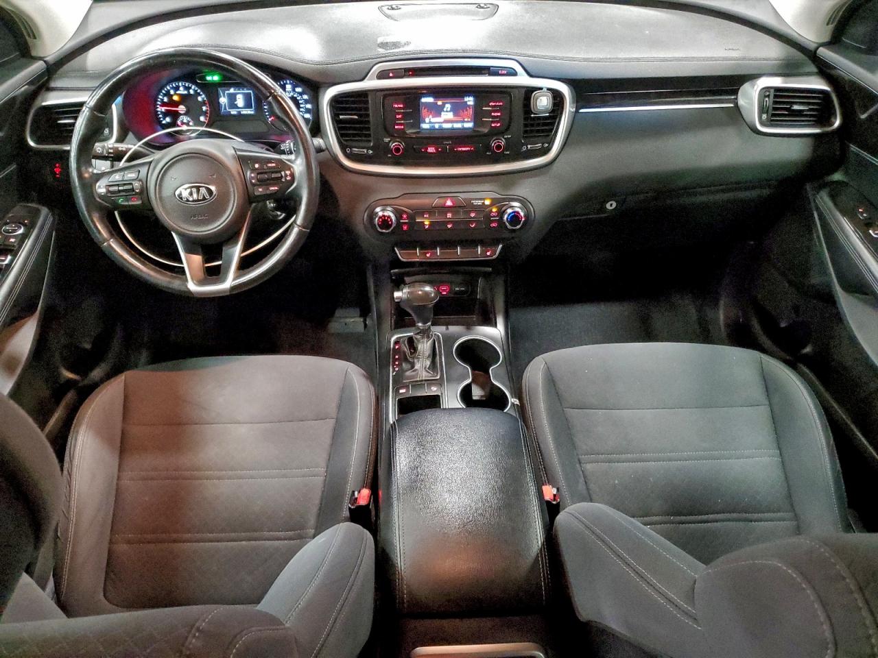 2016 KIA SORENTO LX photo 8