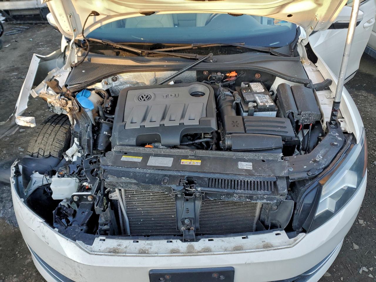 2014 VOLKSWAGEN PASSAT SEL photo 21