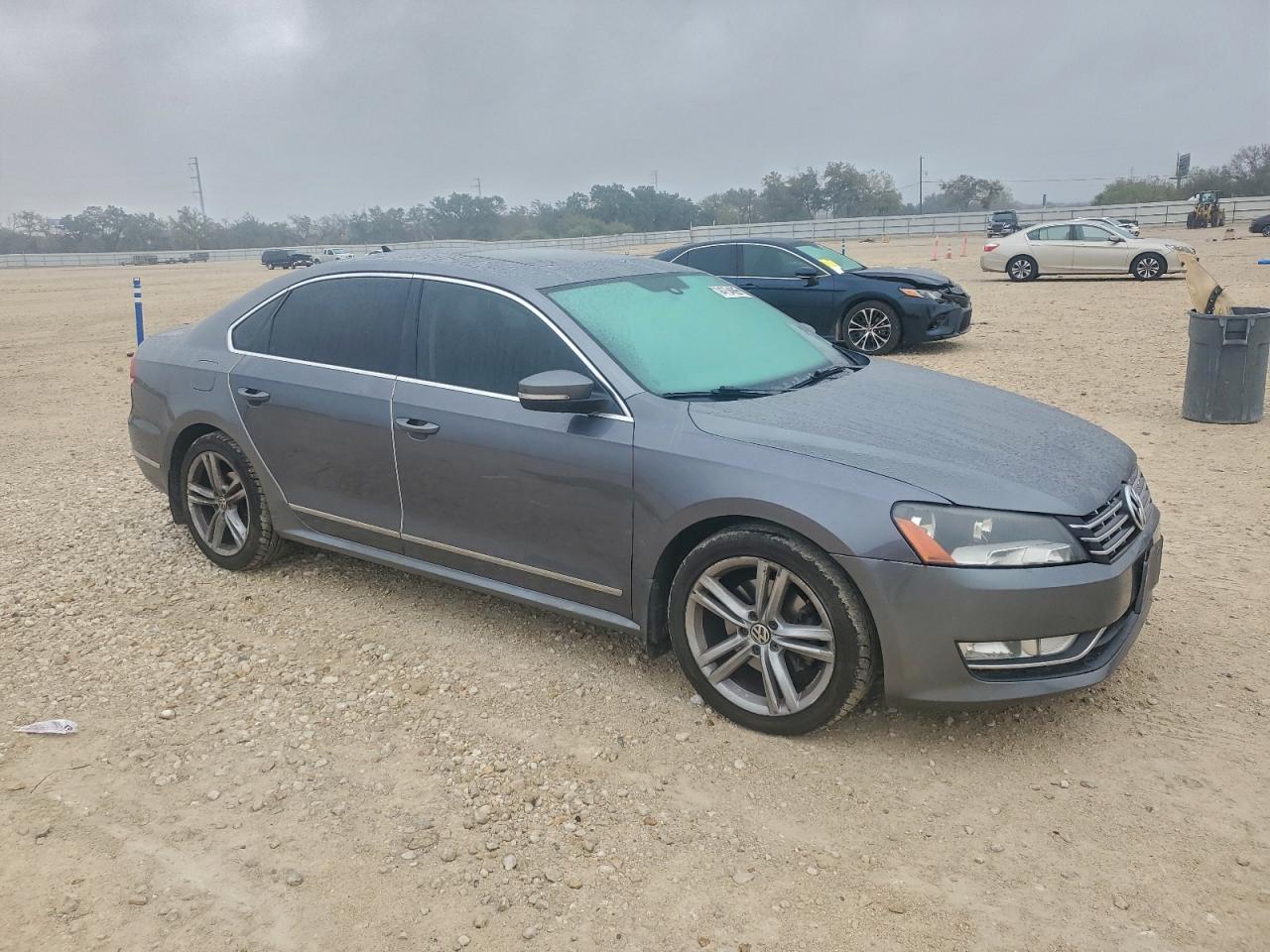 2015 VOLKSWAGEN PASSAT SEL photo 4