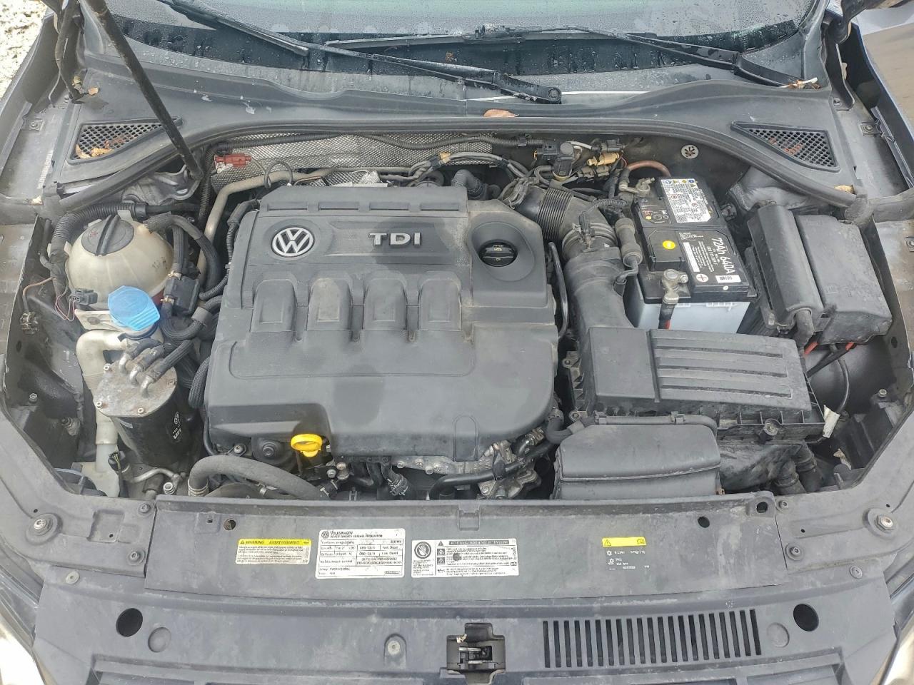 2015 VOLKSWAGEN PASSAT SEL photo 11