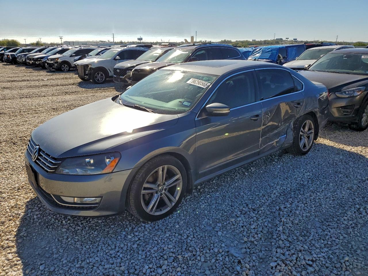 2015 VOLKSWAGEN PASSAT SEL photo 2