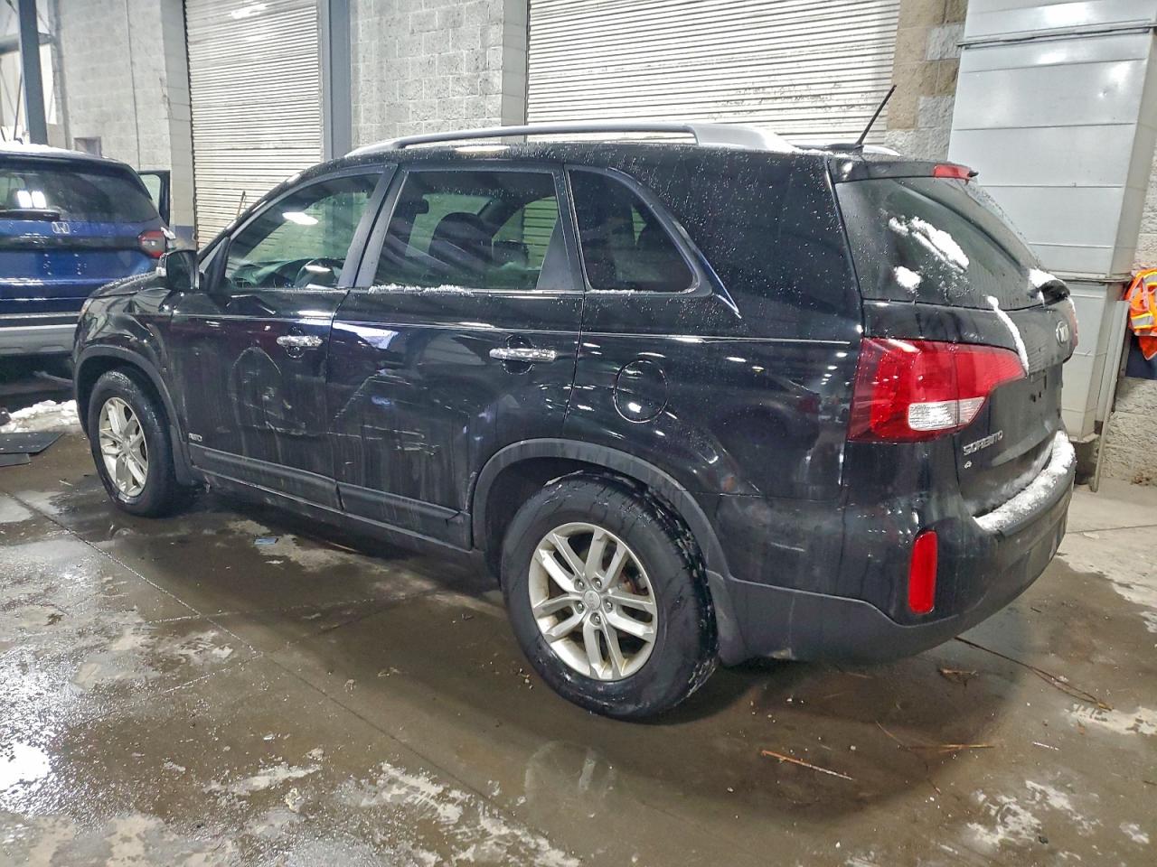 2015 KIA SORENTO LX photo 2