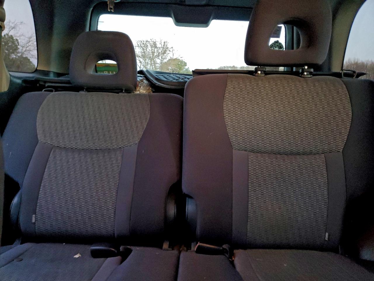 2004 TOYOTA RAV4 photo 10