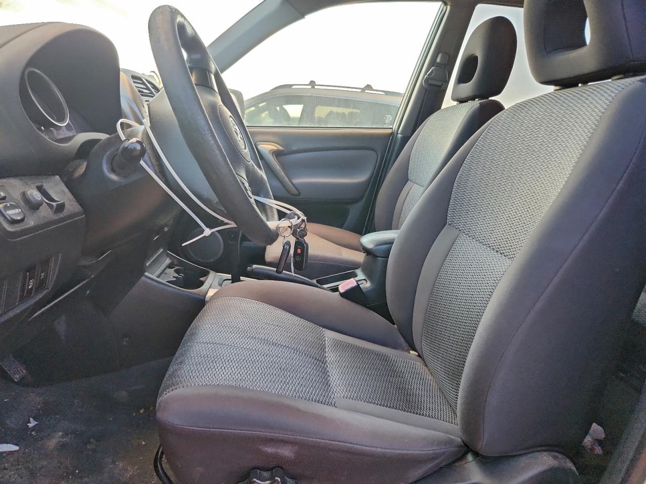 2004 TOYOTA RAV4 photo 7