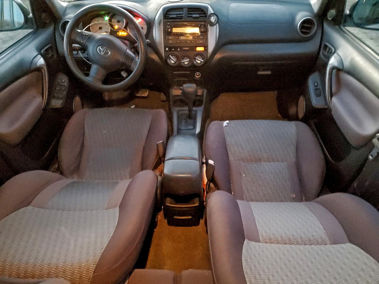 2004 TOYOTA RAV4 photo 8