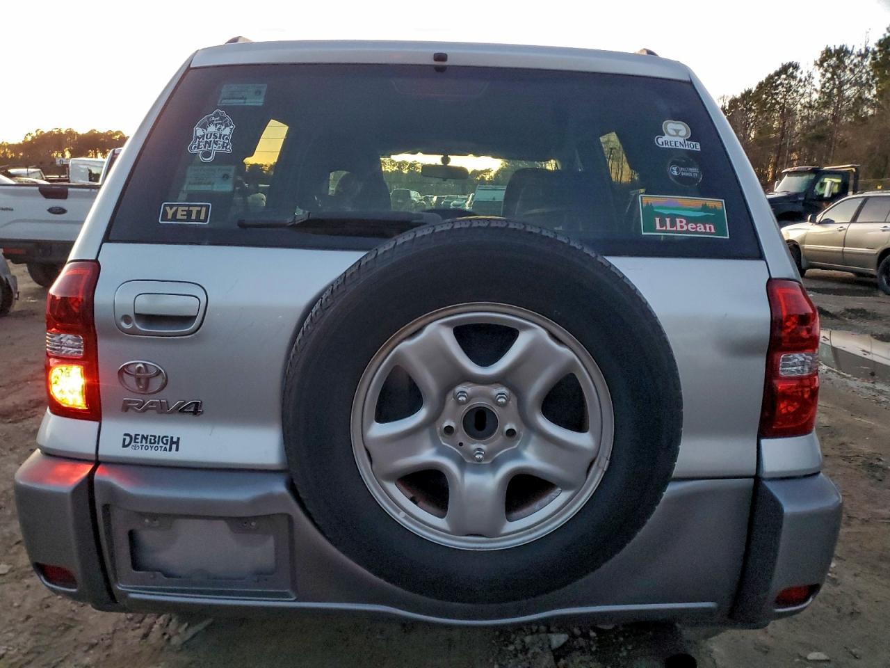 2004 TOYOTA RAV4 photo 6