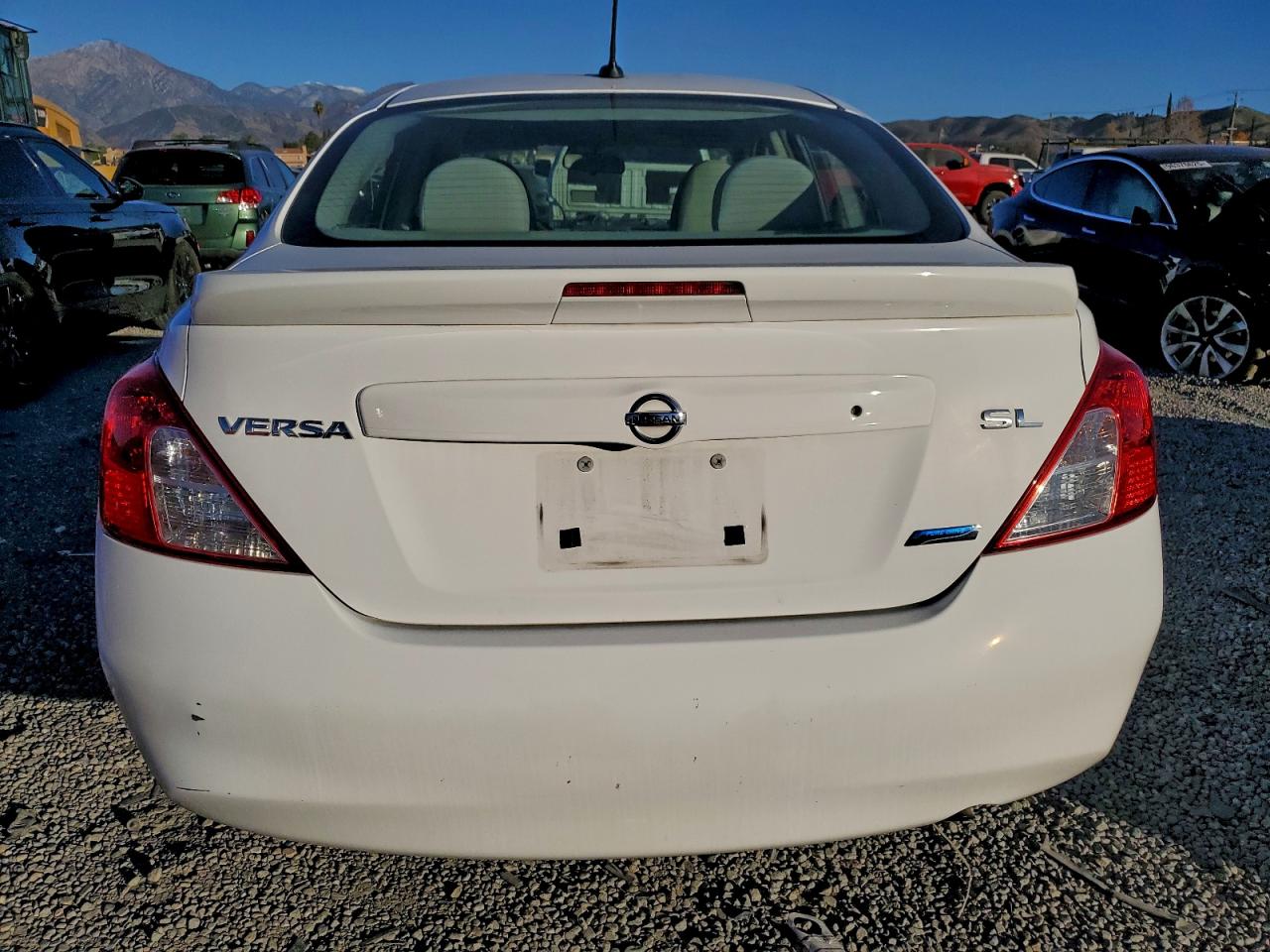 2014 NISSAN VERSA S photo 6