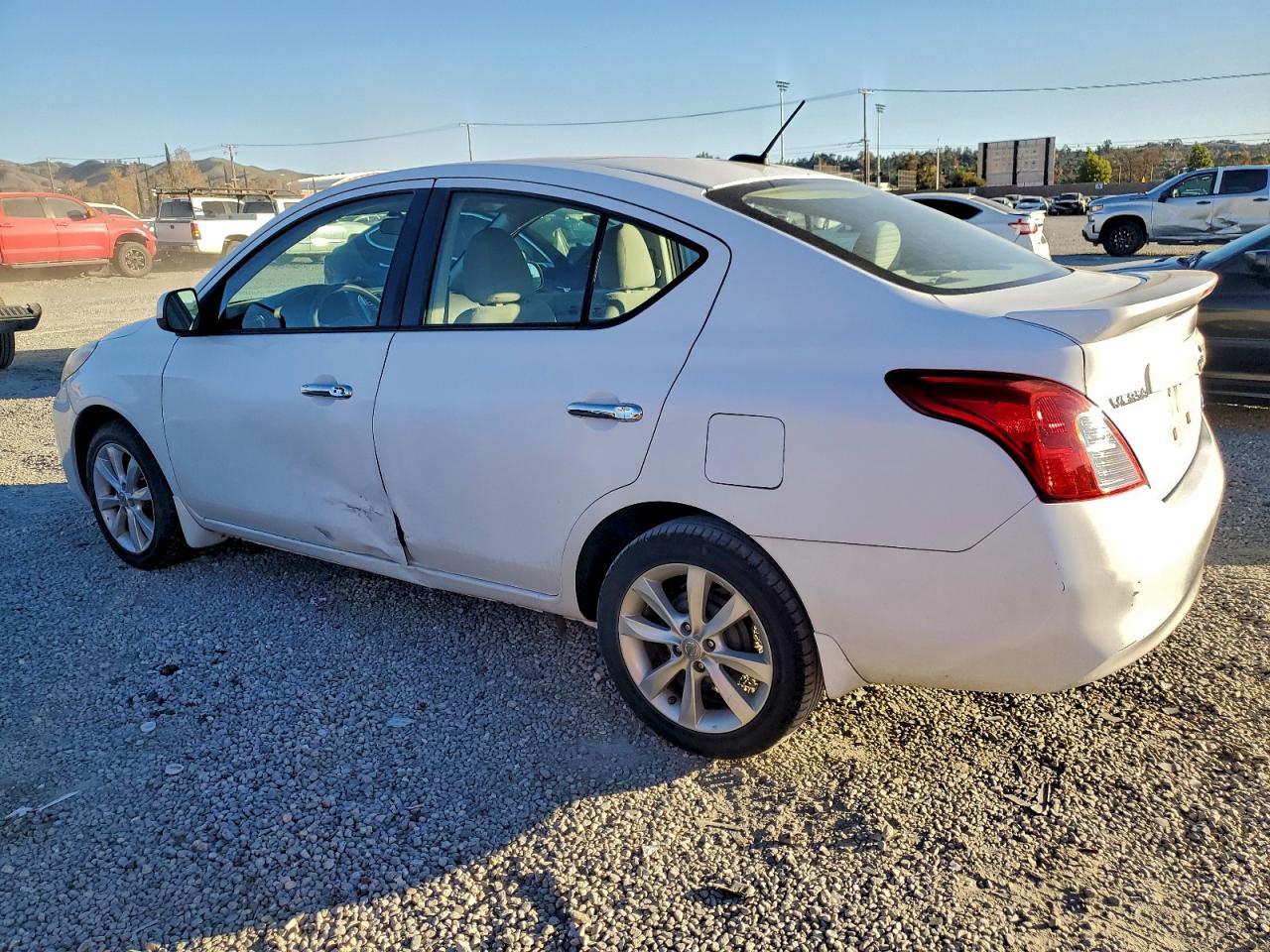 2014 NISSAN VERSA S photo 2