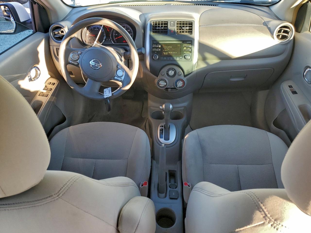 2014 NISSAN VERSA S photo 8