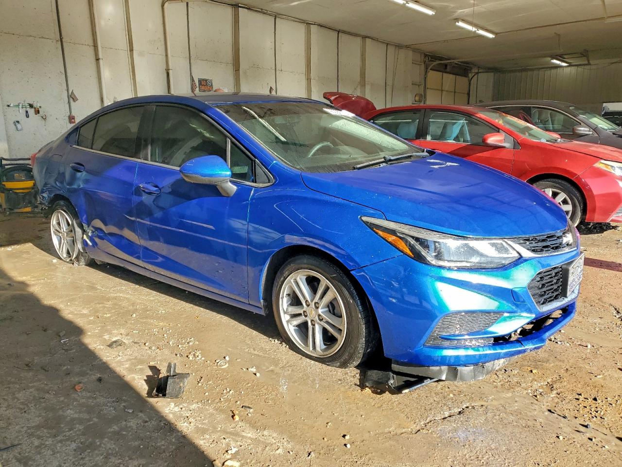 2017 CHEVROLET CRUZE LT photo 4