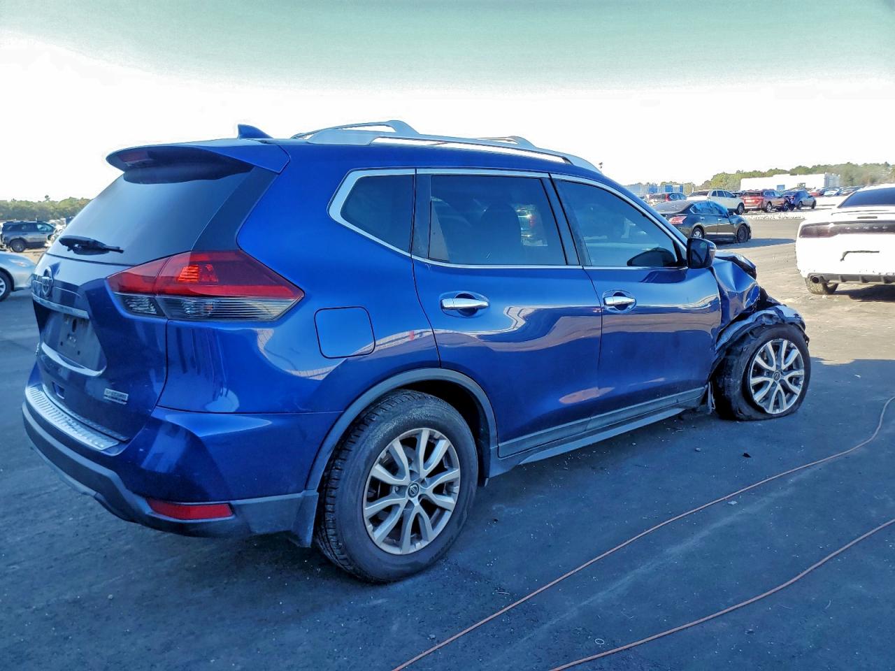 2019 NISSAN ROGUE S photo 5