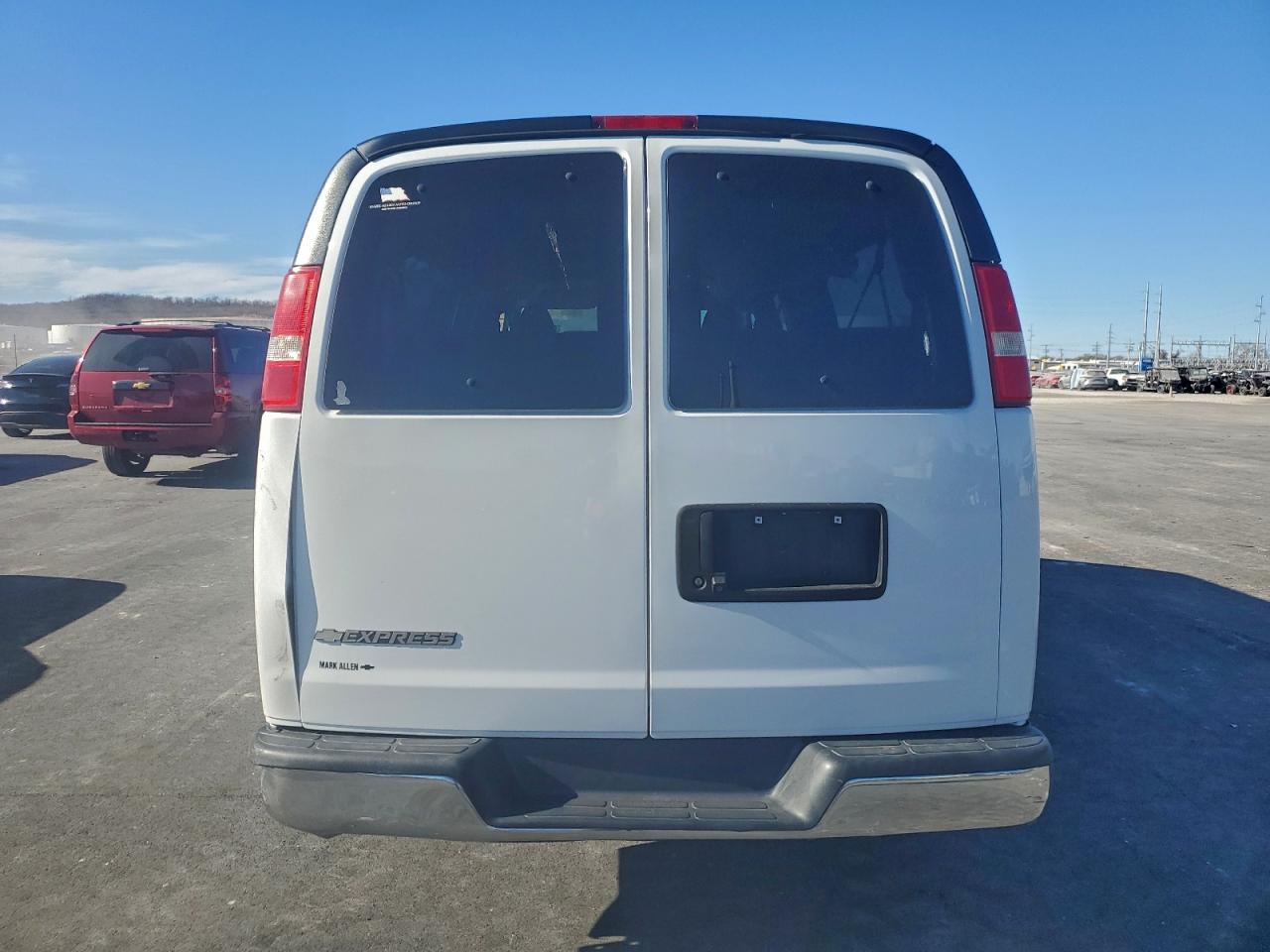 2018 CHEVROLET EXPRESS G3500 LT photo 6