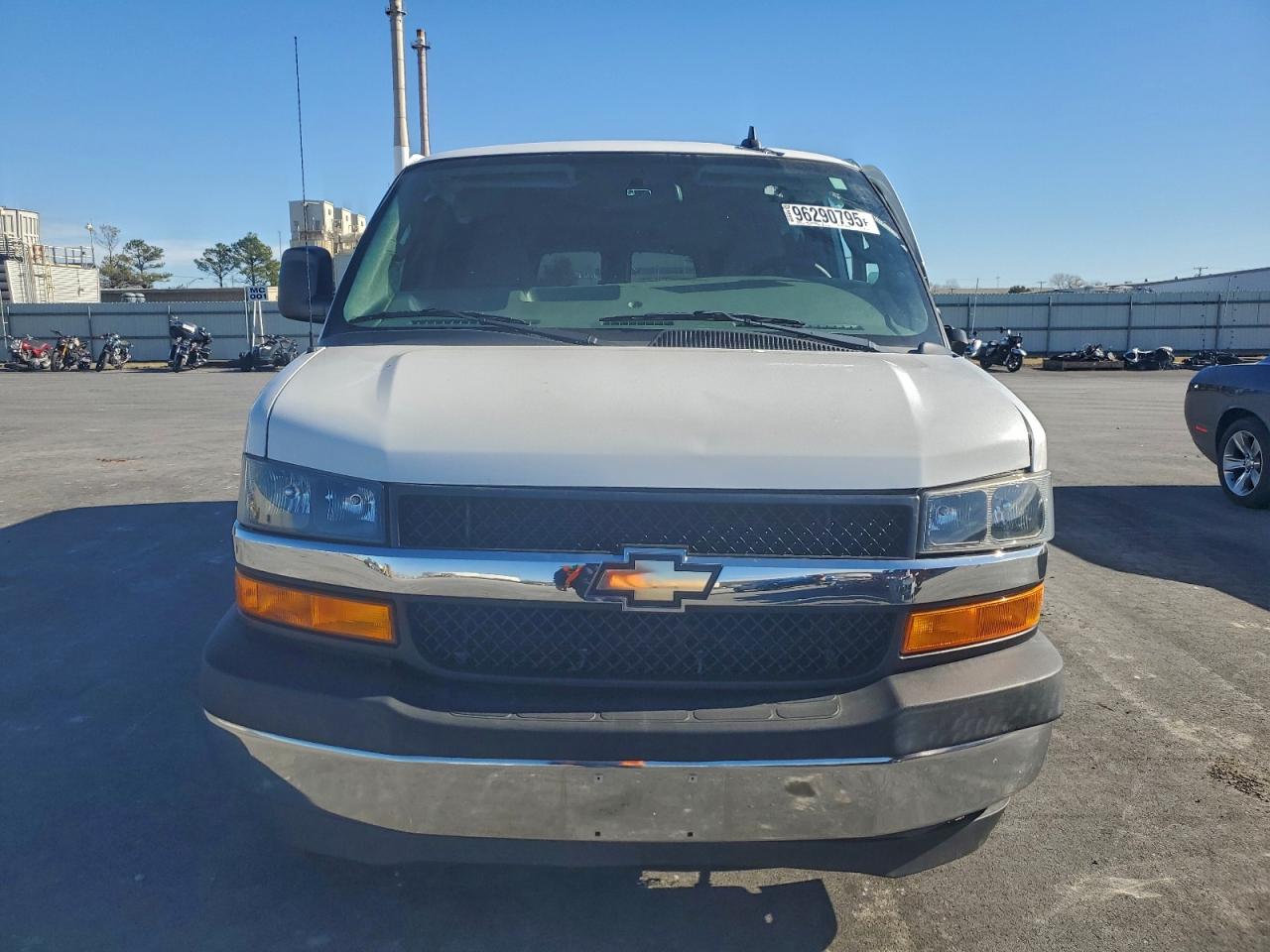 2018 CHEVROLET EXPRESS G3500 LT photo 5