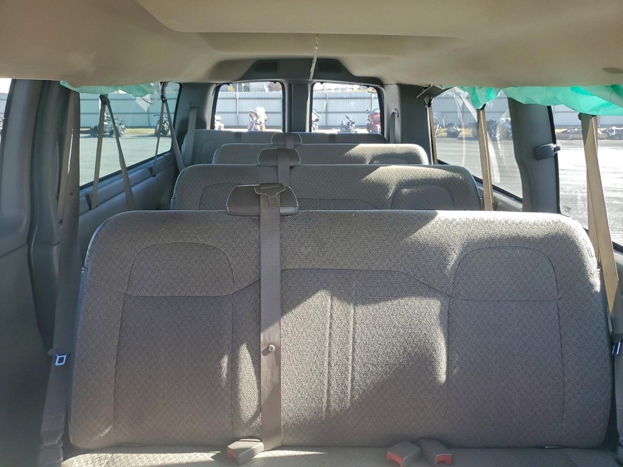 2018 CHEVROLET EXPRESS G3500 LT photo 10