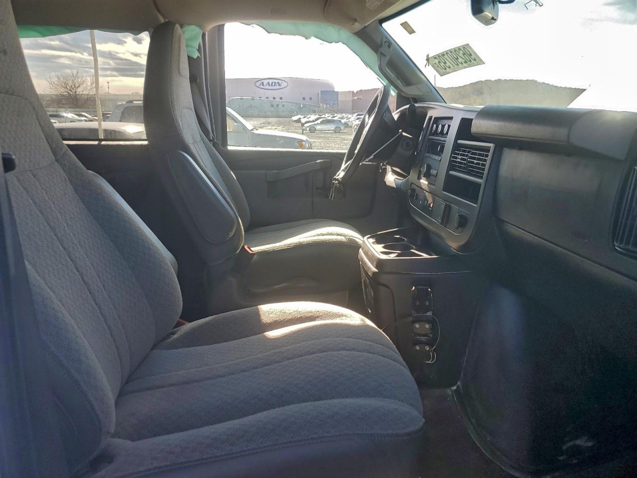 2018 CHEVROLET EXPRESS G3500 LT photo 7