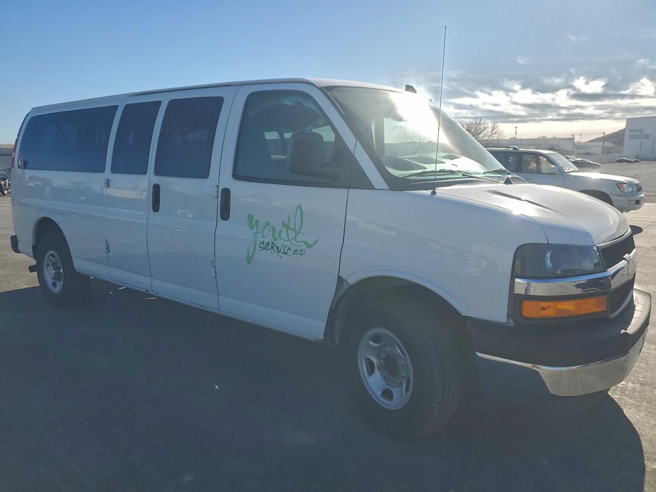 2018 CHEVROLET EXPRESS G3500 LT photo 4