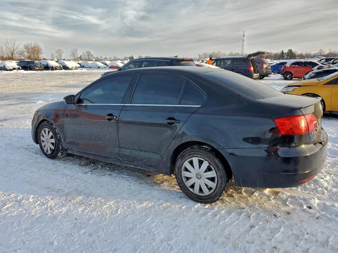 2013 VOLKSWAGEN JETTA SE photo 2