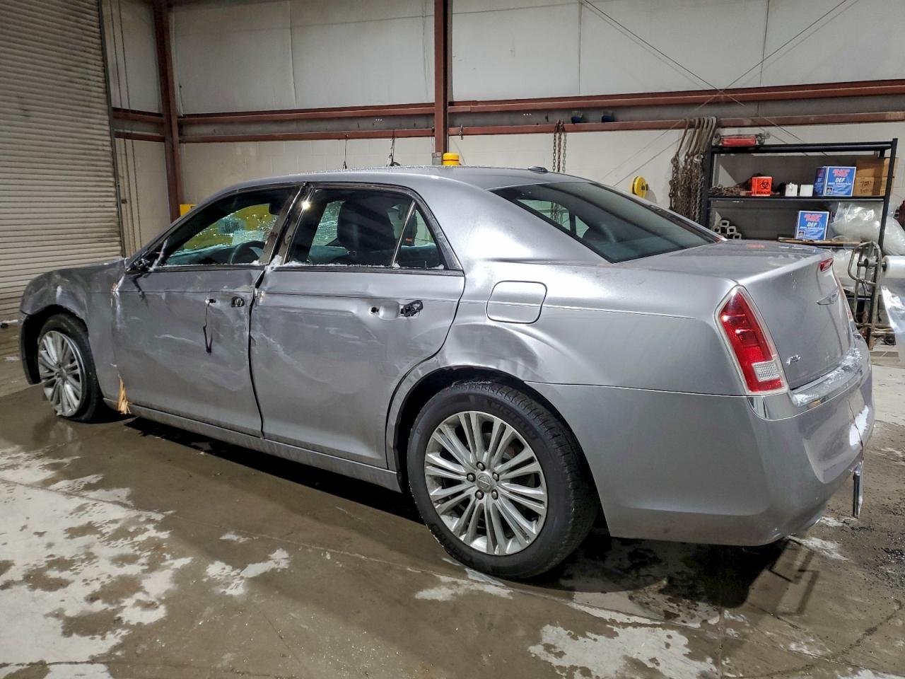 2014 CHRYSLER 300 photo 2