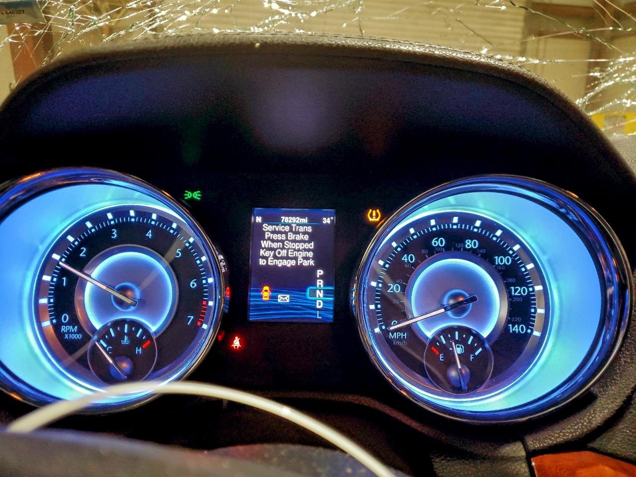 2014 CHRYSLER 300 photo 9