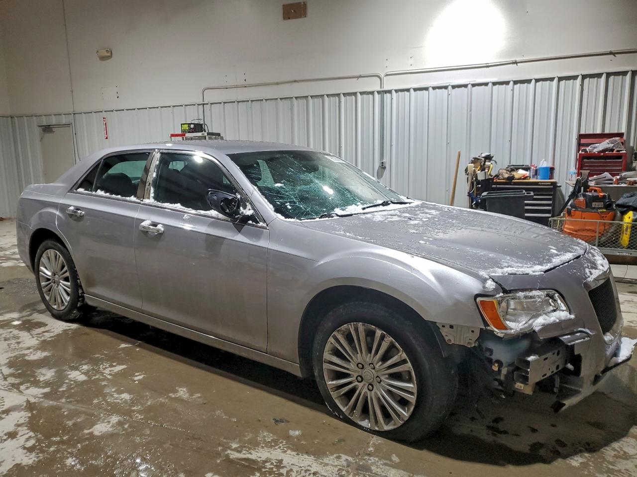 2014 CHRYSLER 300 photo 4