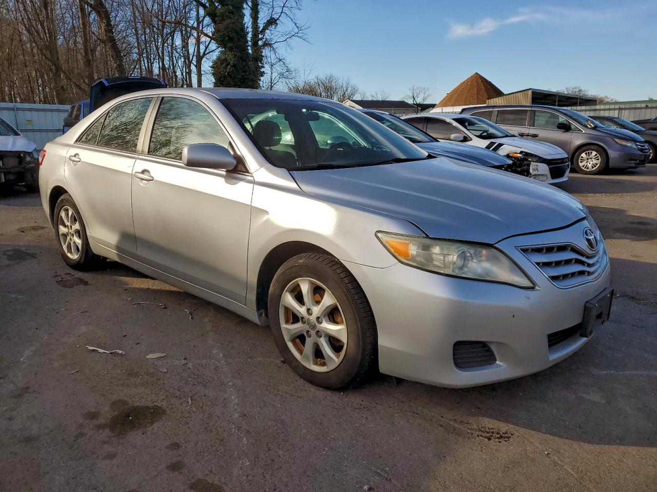 2011 TOYOTA CAMRY BASE photo 4
