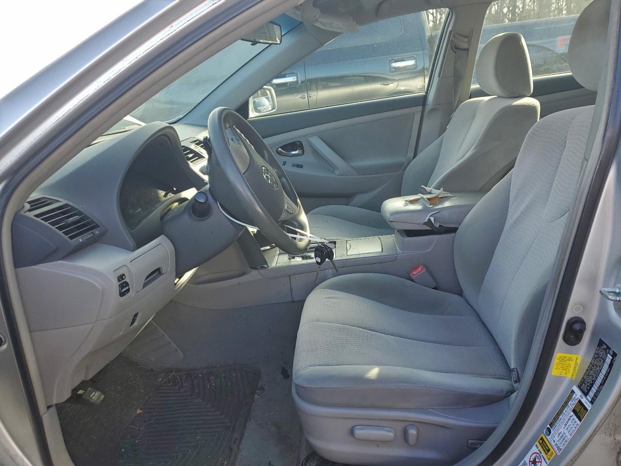 2011 TOYOTA CAMRY BASE photo 7