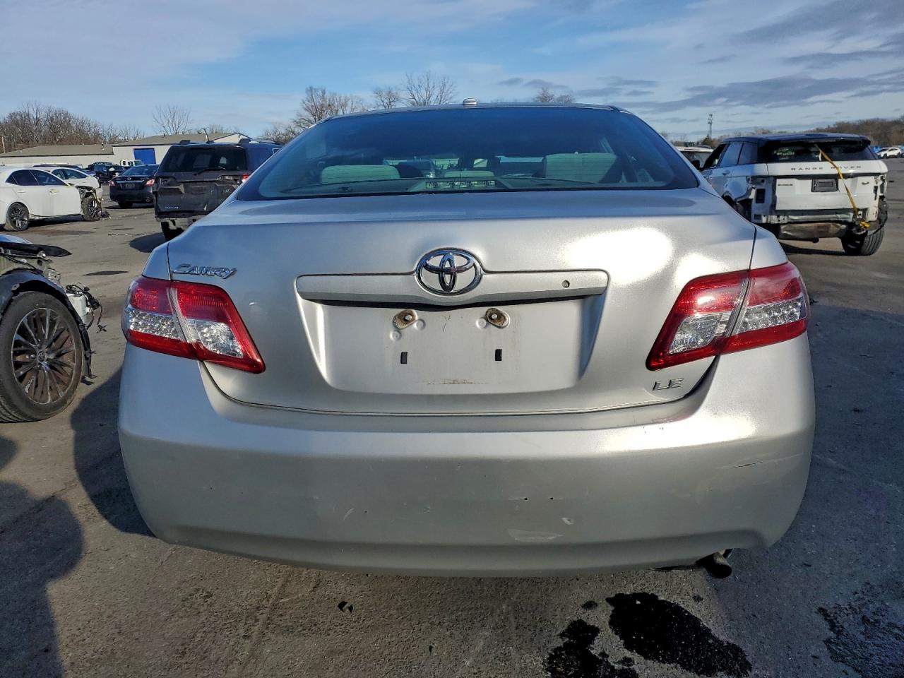 2011 TOYOTA CAMRY BASE photo 6