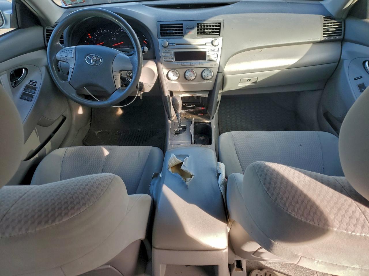 2011 TOYOTA CAMRY BASE photo 8