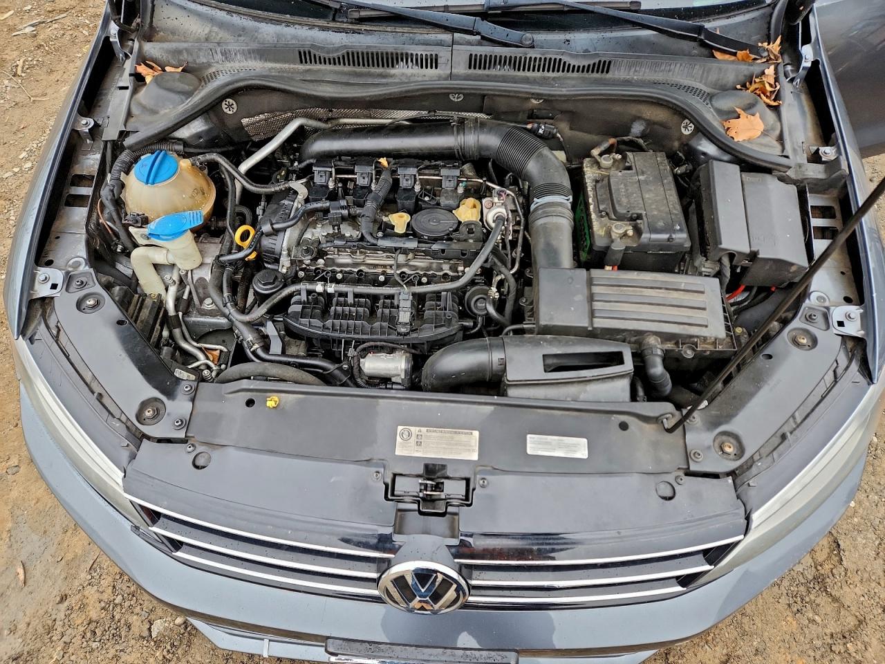 2016 VOLKSWAGEN JETTA SPORT photo 11