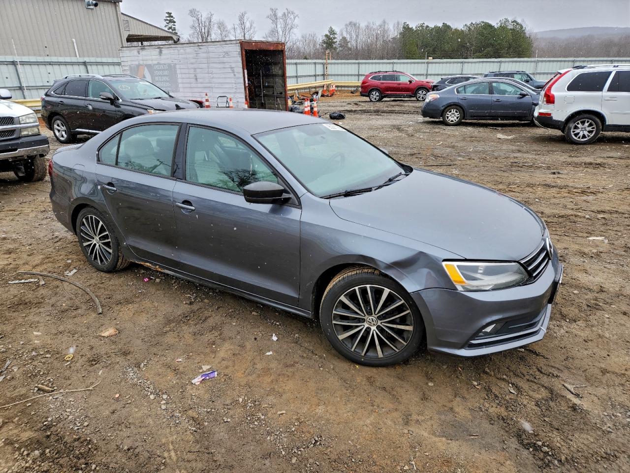 2016 VOLKSWAGEN JETTA SPORT photo 4