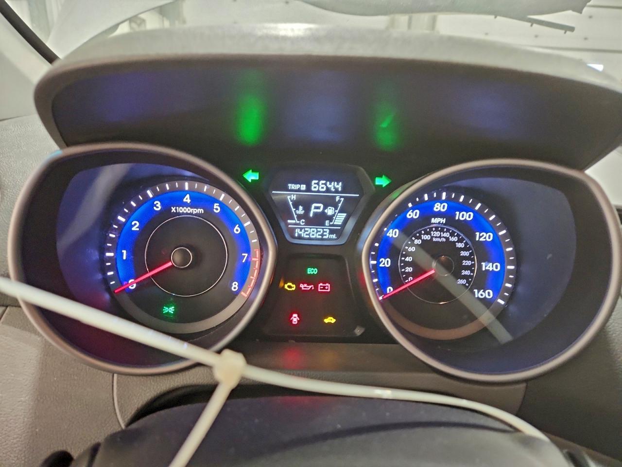 2014 HYUNDAI ELANTRA SE photo 9