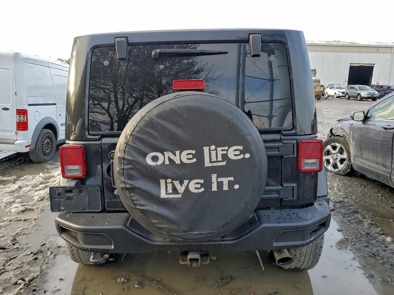 2011 JEEP WRANGLER SAHARA photo 6
