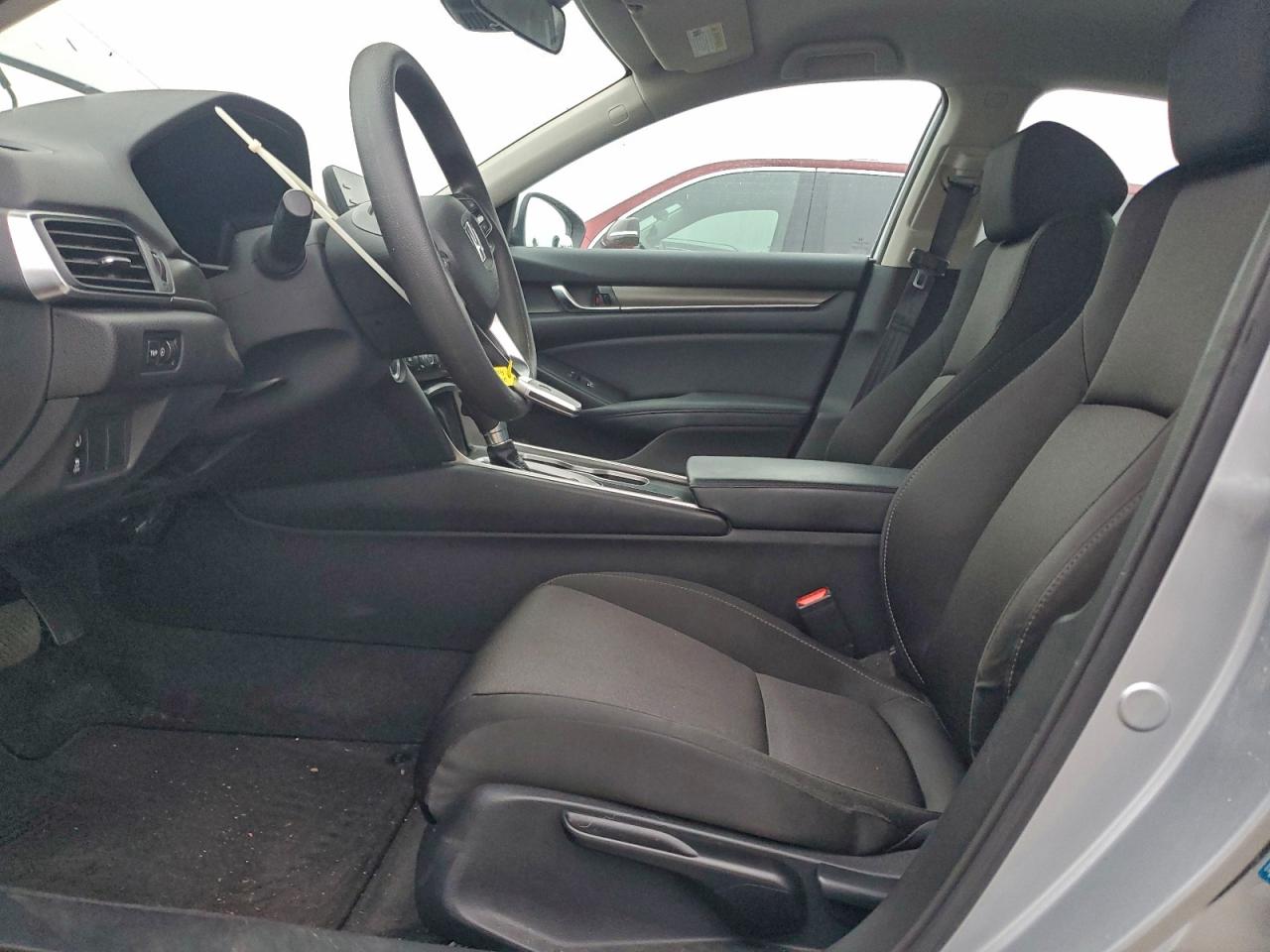 2018 HONDA ACCORD LX photo 13