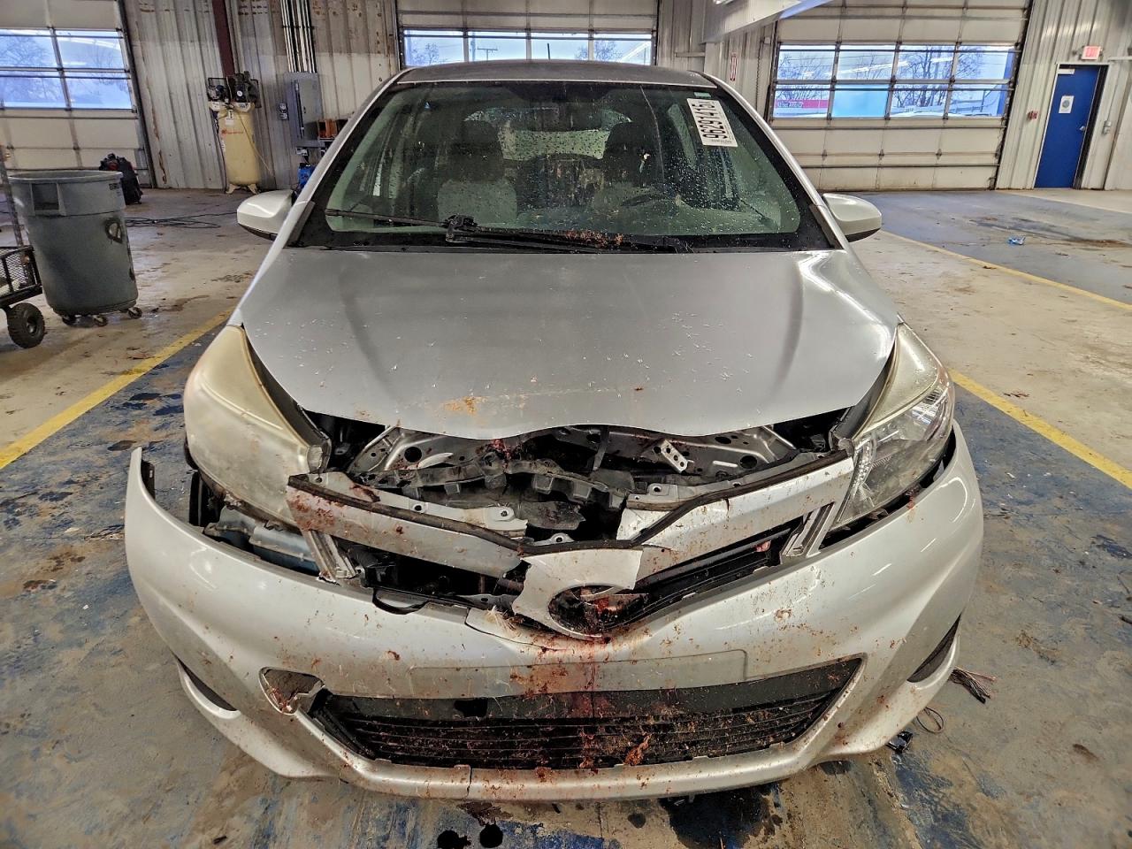 2012 TOYOTA YARIS photo 9