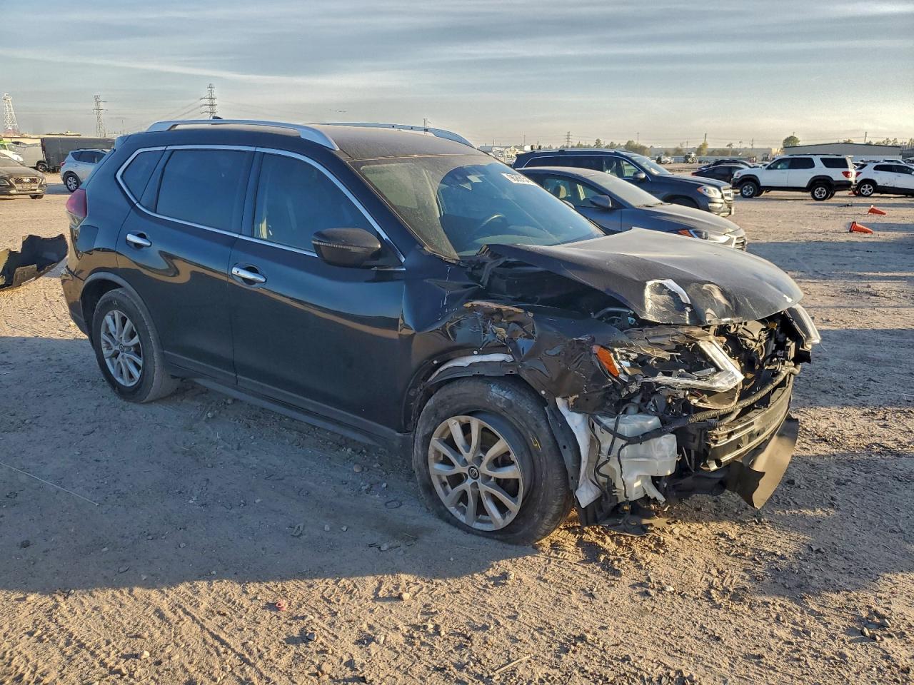 2019 NISSAN ROGUE S photo 4