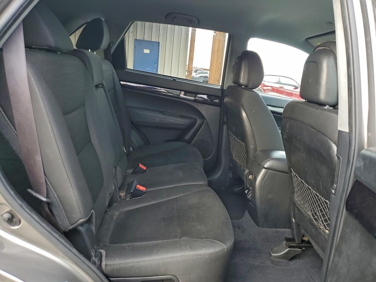 2015 KIA SORENTO LX photo 11