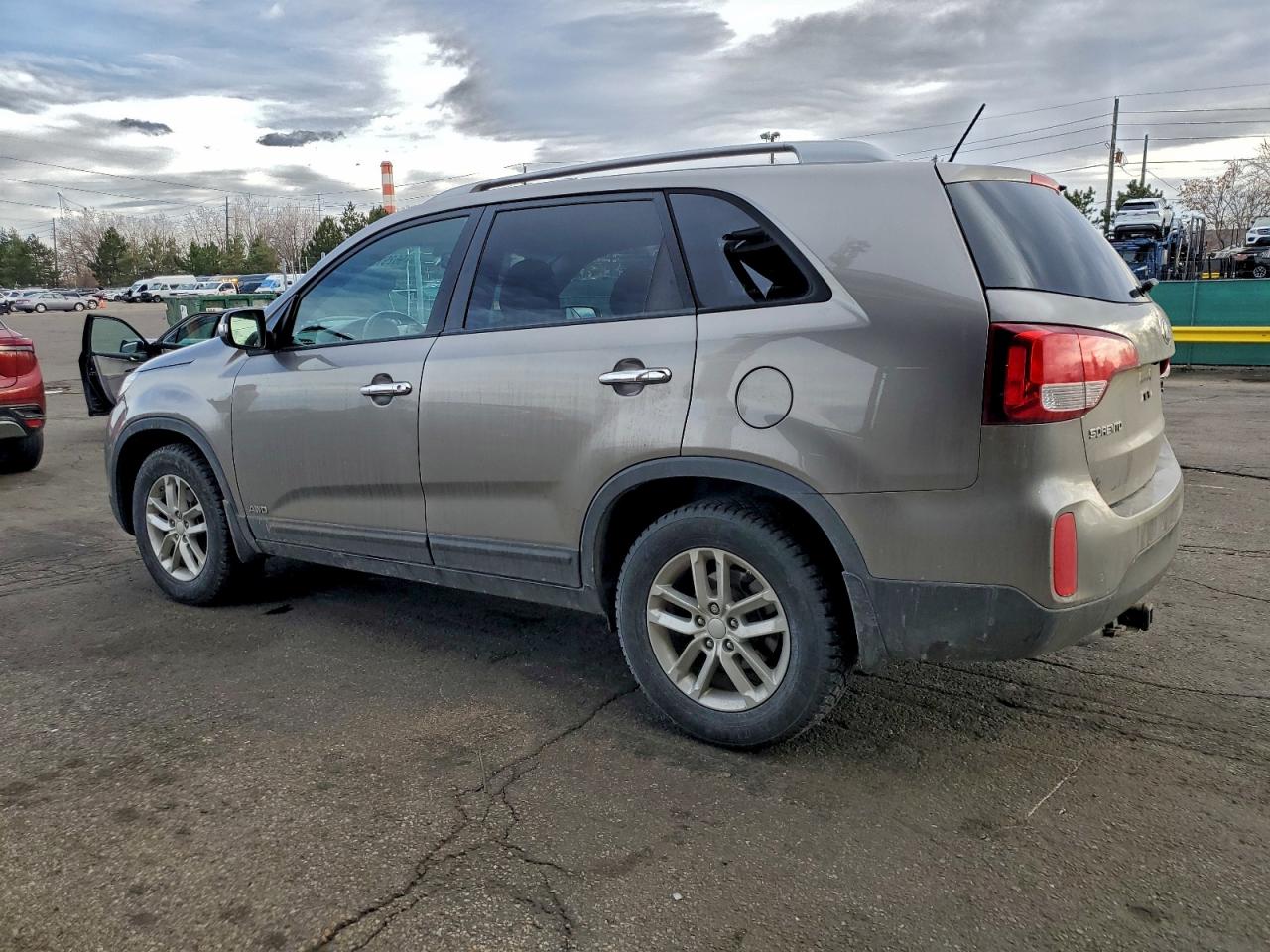 2015 KIA SORENTO LX photo 2
